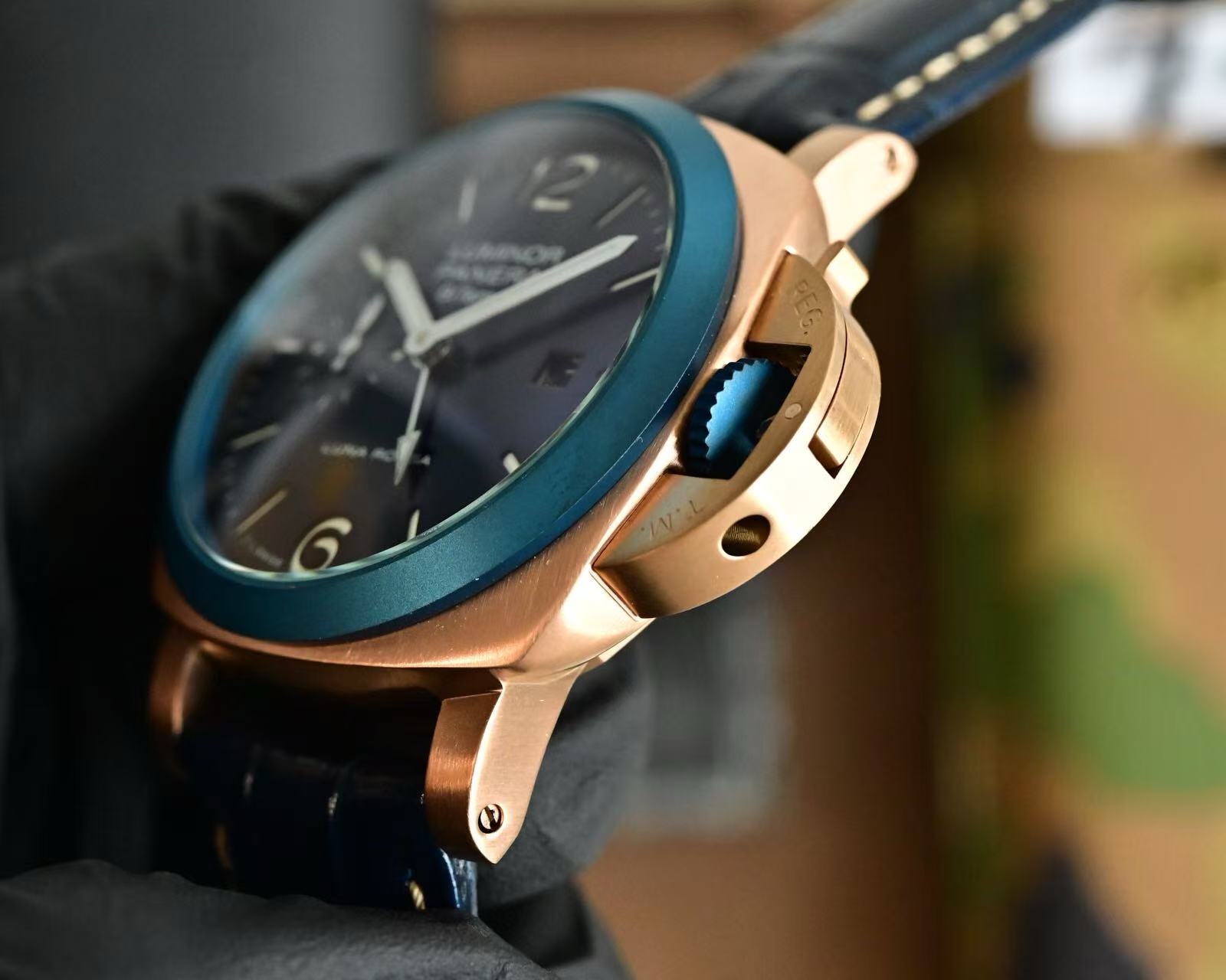 Panerai Luminor Quaranta Bitempo luna Rossa - Image 2