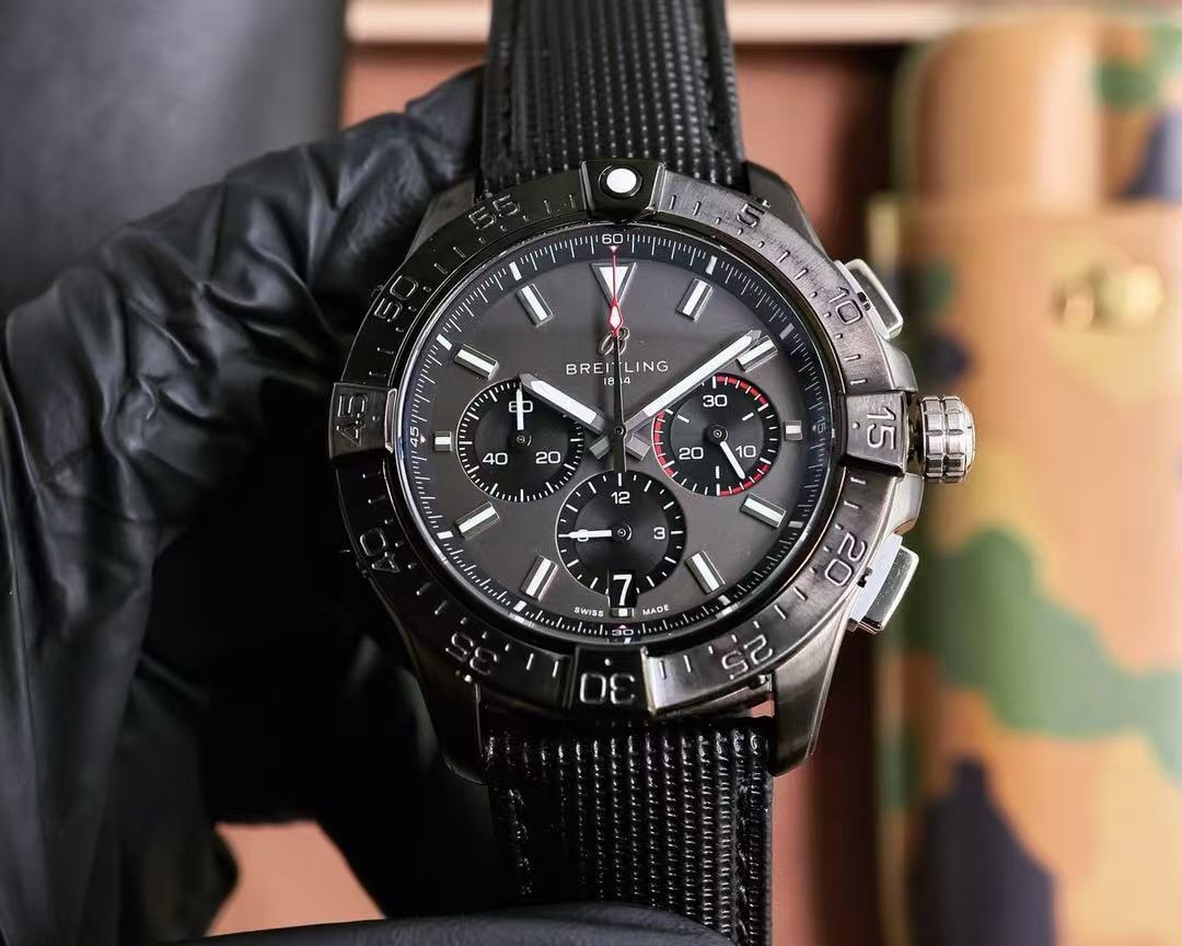 Breitling Avenger