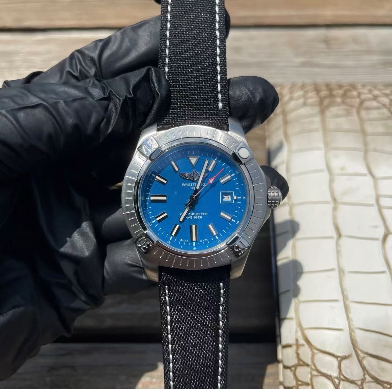 Breitling Avenger