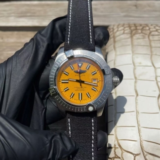 Breitling Avenger