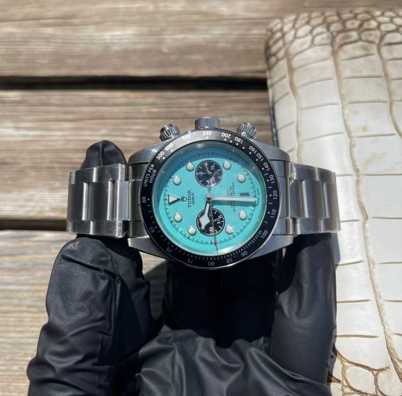 Tudor Black Bay Chronograph Turquoise Dial - Image 3