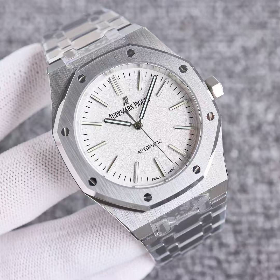 AP Royal Oak White Face-