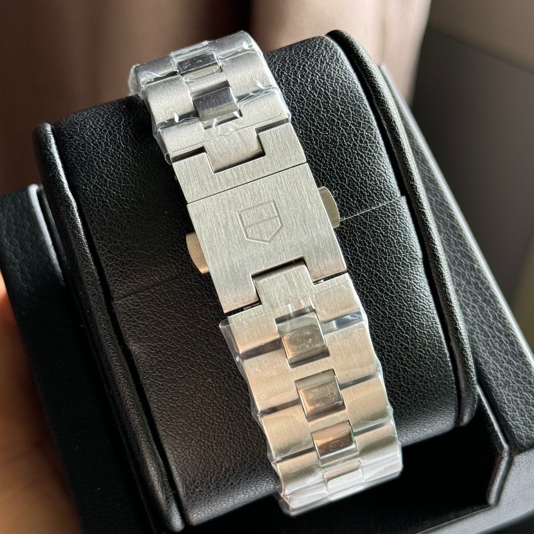 Tag Heuer Monaco Chronograph Green face - Image 4