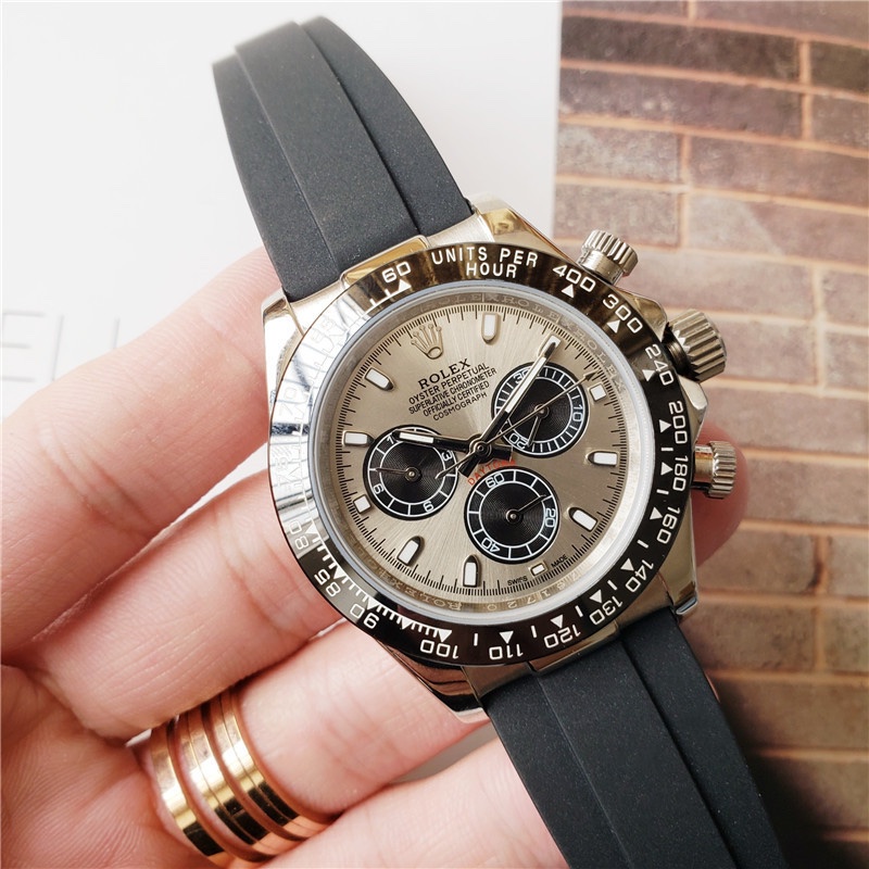 Rolex cosmograph Daytona Pikachu - Image 2