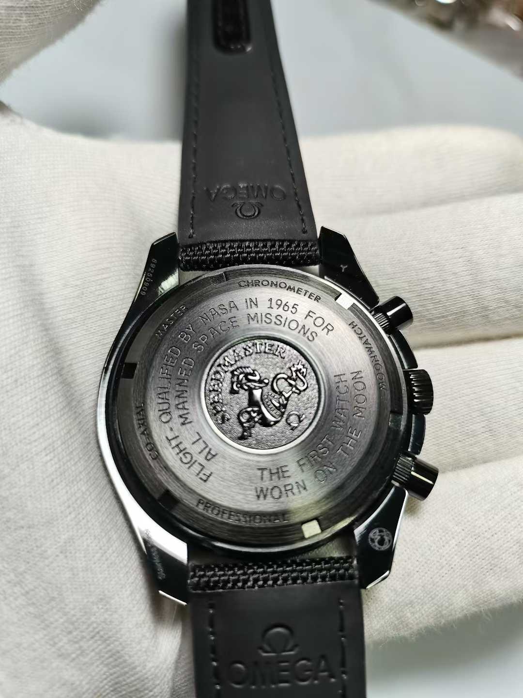 Omega Speedmaster Dark Side of the Moon - Image 3