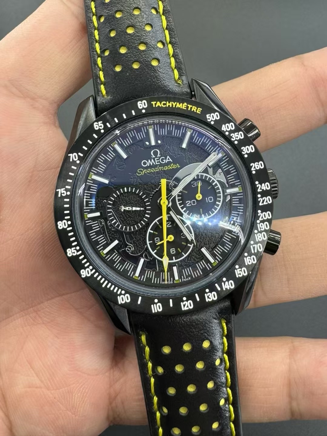 Omega Speedmaster Dark Side of the Moon - Image 2