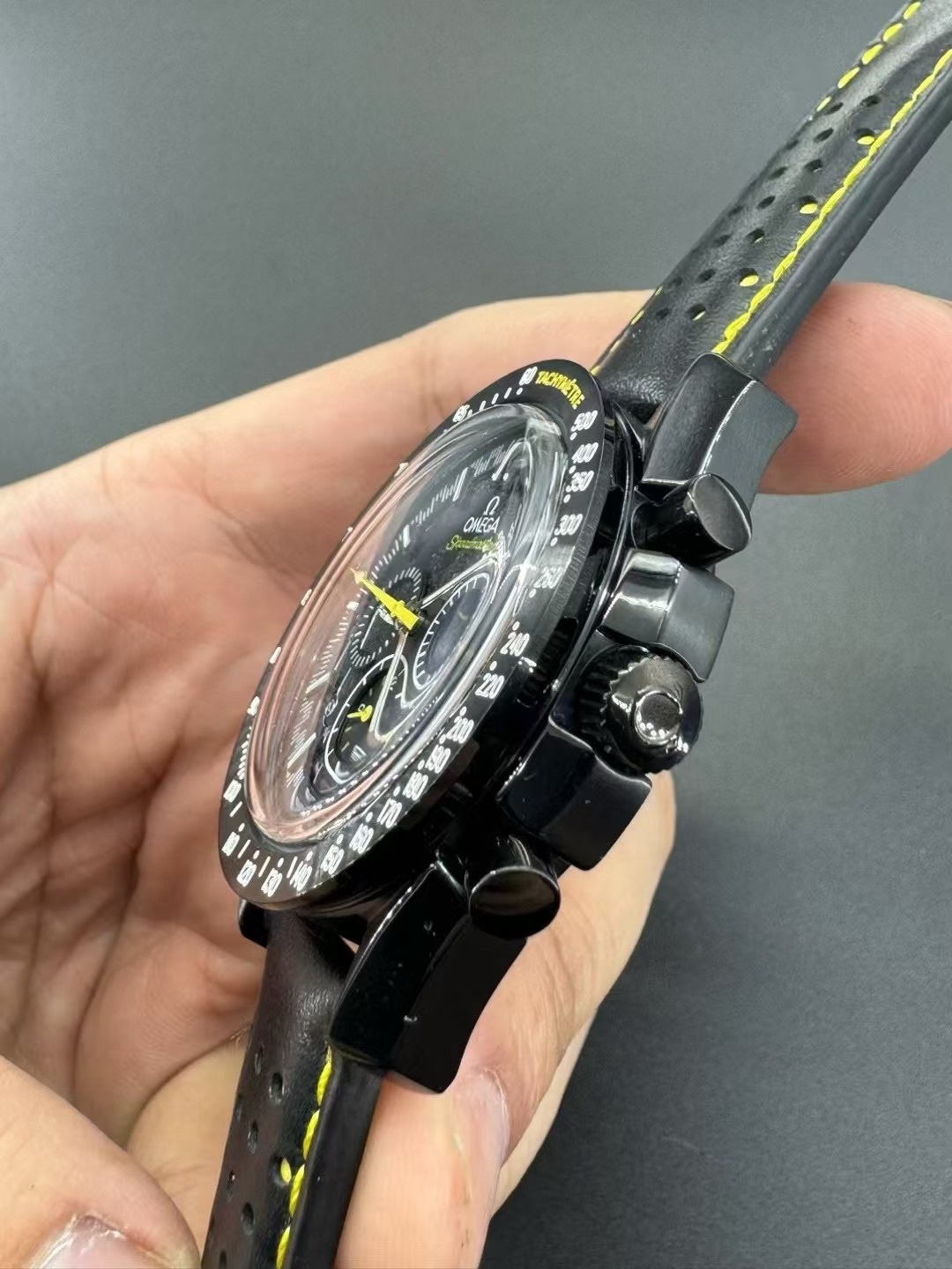 Omega Speedmaster Dark Side of the Moon - Image 3