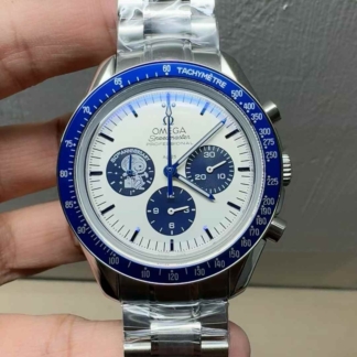 Omega Speedmaster snoopy