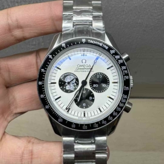 Omega Speedmaster snoopy