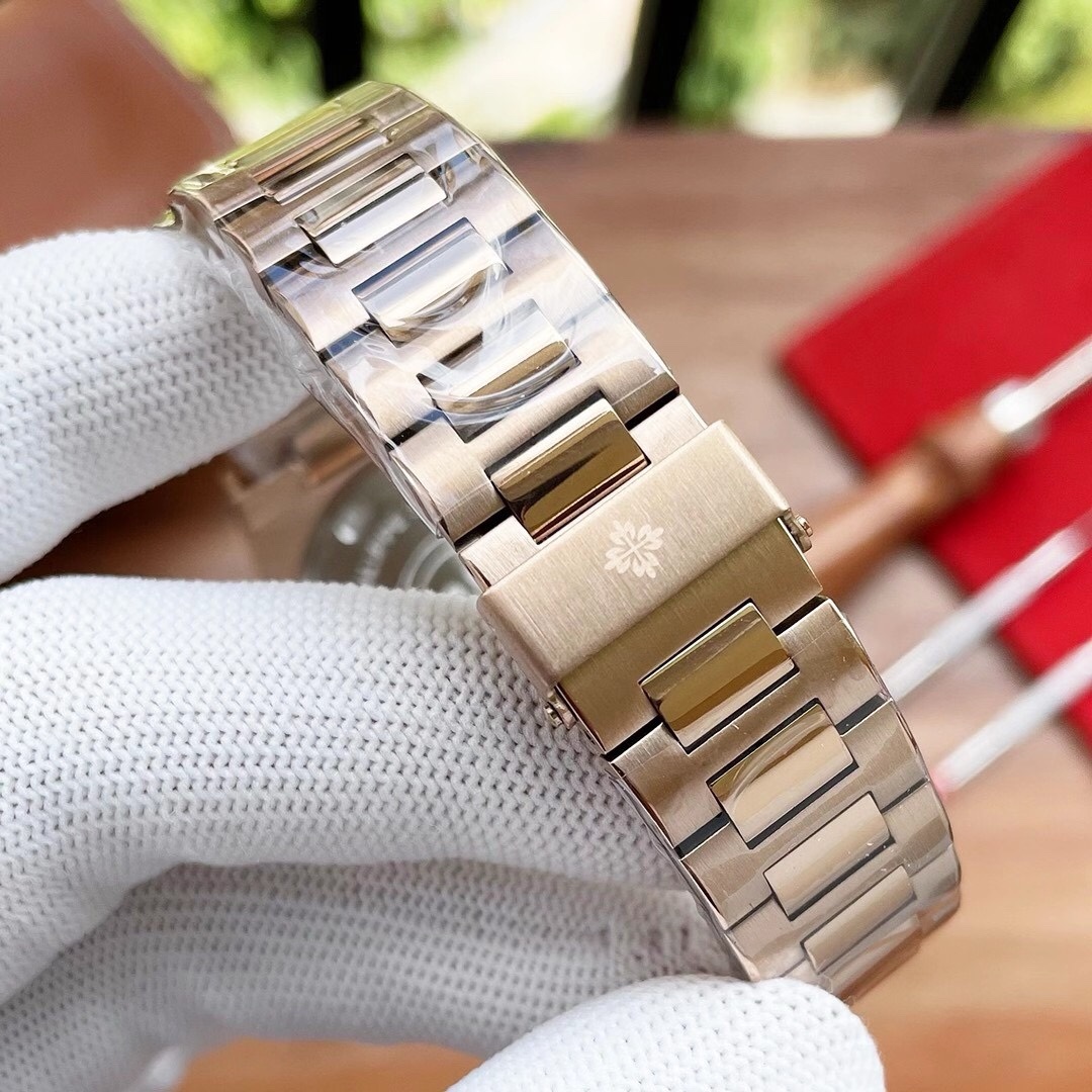 Patek Philippe Nautilus - Image 2